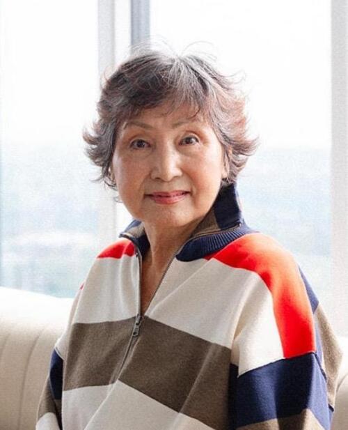 Young Suk Lee